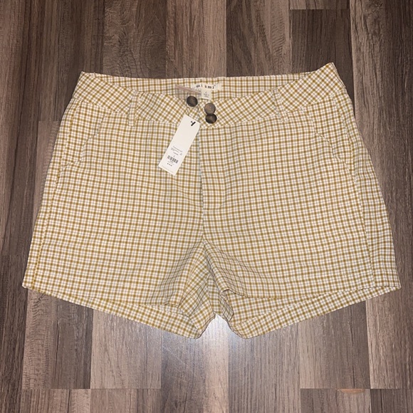 Francesca's Collections Pants - Plaid shorts Francesca